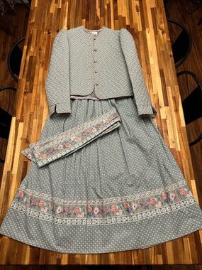 Vera Bradley “Green Mist” Floral Quilted Jacket and Skirt
